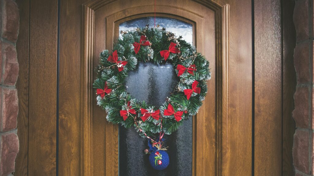  holiday-ready home? Try these easy festive decor tips