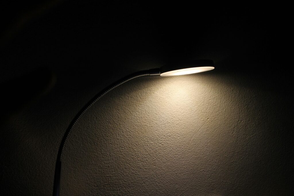 the one lighting trick that instantly makes any room feel luxurious