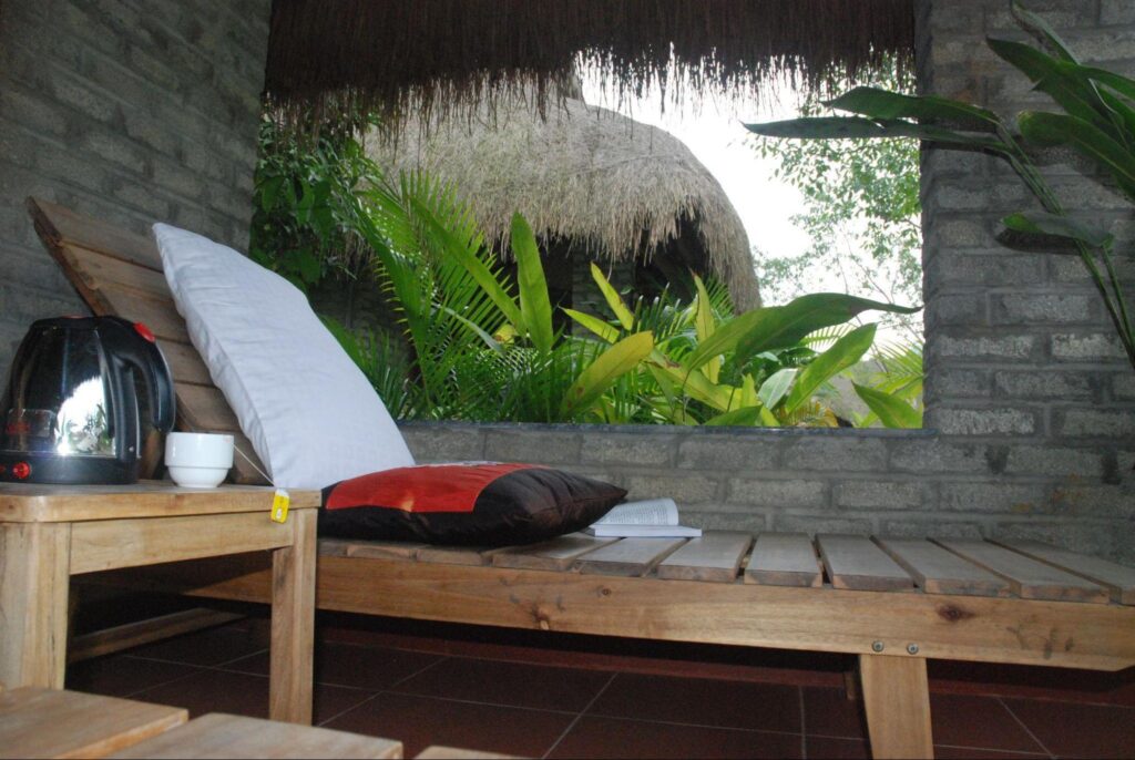 6 Easy Ways to Transform Your Backyard Into an Oasis